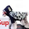 Roupas de grife para cães de marca Vestuário para cães aconchegante e quente com capuz para cães de tubarão, casacos de inverno frio para cães pequenos, suéter de outono premium para cães com capuz vermelho/azul XXL A937