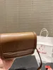 NOVO Design Bolsa de cheiro de chão de cheiro de ombro único Mulheres lazer de luxo Crossbody carteira de moda Matadão de tendências viajando i saco clássico versátil de axila