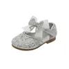 Småbarnskor Barnens paljettskor Girls Girls Princess Rhinestone Bowknot Single Shoes Fashion Baby Kids Wedding Shoes 240122