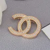 Brand Designer Letters Brooch Gold Plated Fashion Double Letter Pearl Couples Rhinestone Suit Pin Jewelry Accessories