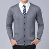 Herrtröjor modemärke tröja för mens cardigan coat v nack smal passar jumpers stickkläder vinter koreansk stil casual kläder