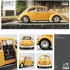 Simulazione Squisita Fonde sotto pressione Veicoli giocattolo 1967 Retro Classic Beetle RMZ città 1/36 Collezione in lega Modello di auto Regali di Natale 240118