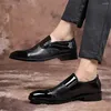 Sukienka buty 39-48 Środkowe obcasy Teni of Man Eleganckie mężczyźni Sneakers sport