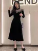 Abiti casual Autunno Inverno Vintage Puff Manica lunga Abito in velluto Donna Giuntura in pizzo Nero Office Lady Slim pieghettato Elegante Midi