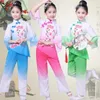 Scen Wear Classical Dance Costumes Chinese Style Yangko Traditionell folkflickor Elegant Fan Paraply Practice