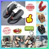 Gratis frakt lyx Metalliska Slide Sandals Designer Man Women's Slippers Shoes Anti Slip Wear-Resistent Light Weight Summer Fashion Wide Flip Slipper
