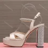 Sandálias de plataforma de cetim Sandálias Designer Mulheres Sapatos Cristal Chunky Heel Round Toes Dress Shoes Moda Rhinestone Party Wedding Factory Calçado 10A com caixa 35-41