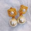 Dingle örhängen franska lyxiga vintage stekt deg vridningar blockera inlagd pärlhänge för kvinnor nisch design charm mode smycken