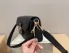 Sıcak satış moda el çantası lüks tasarımcı çanta orijinal malzeme nazik retro sınırlı tofu çanta çok yönlü parıltı gündelik crossbody çanta