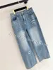 Calça jeans feminina bordada rosa ou branca padrão azul com saco de pó 25942