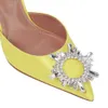 Sandaler 2022 NYTT CRYSTAL BUCKLE RHINESTONE Högklackade sandaler med spetsiga tå Sandaler för damer Bröllopskor Yellow Green Orange J240125