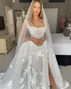 Необычные свадебные платья с 3D-цветочными аппликациями Свадебные платья на тонких бретельках Иллюзионный жемчуг Платья невесты с разрезом по бокам на заказ