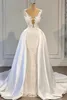 Elegante Meerjungfrau-Hochzeitskleider, Spitzenapplikationen, Overskirts, Brautkleider, V-Ausschnitt, Perlen, ärmellose Brautkleider nach Maß