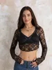 Camisetas femininas rendas colheita topos verão sexy sheer manga longa profundo decote em v blusa chique transparente magro ajuste t-shirts blusas elegantes rua