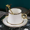 Europese stijl kleine luxe eenvoudige keramische koffiekopjesset van goudfolie Mediterrane stijl bloementhee zwarte middagtheekop 240125