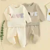 Giyim setleri 2 adet yeni doğan bebek kıyafetleri sonbahar kış yürümeye başlayan çocuk kıyafetleri sevimli peluş mektup nakış uzun kollu sweatshirt+pantolon bebek seti