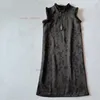 Этническая одежда 2024, китайское улучшенное платье Ципао на флисовой подкладке, народное платье без рукавов с национальным цветочным жаккардовым утепленным Cheongsam