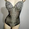 스테이지웨어 섹시한 투명 모조 다이아몬드 바디 수트 여성 가수 공연 의상 의상 생일 이후의 고급 진주 드레스