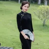 Этническая одежда Pleuche Qipao для женщин, однотонное китайское традиционное Cheongsam, сценическое длинное элегантное платье для мамы, летняя вечеринка