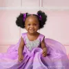 紫色の子供の誕生日パーティードレスフラワーガールドレス宝石階層式オルガンザアップリケ型レースビーズフラワーガールドレスプリンセスクイーン結婚ガウンズNF044
