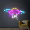 Led Neon Sign UFO LED Neon Sign Bulut Neon Duvar Dekoru Uçan Saucer Yatak Odası Neon Yaratıcı Yatak Odası Odası Duvar Lambası Noel Hediyeleri YQ240126