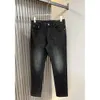 Мужские новые повседневные джинсы Креативная мода привносит энергию новой моды Эксклюзивные и блестящие элементы дизайна Плотная ткань премиум-класса 939