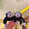 Nyckelringar Gorilla Keychain Långvapen Monkey Plush Doll Pendant Creative Trend Ryggsäck Kids födelsedagspresent