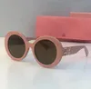 Cat Eye Sunglasses Mui Mui النظارات الشمسية الفاخرة مصممة للنظارات الجنسية الجنسية نداء النساء في الهواء الطلق نظارة شمسية بسيطة وعصرية عالية الجودة