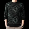 Męskie swetry Lekkie luksusowe aksamitne dzianiny pullover 2023 Winter O-Neck Hafder Druk Koreański projektant Koreański designer ciepły sweter Męskie Ubranie T240126