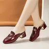 Hausschuhe Frauen Baotou Halb 2024 Mode Metall Kette Karree Starke Ferse Britischen Stil Büro Casual Schuhe Frühling Sommer