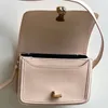 Högkvalitativ orgelväska axel crossbody väska kvinnor designer glänsande patent läder kohud vänster bank mode guld knapp bokstav justerbara band messenger väskor