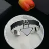 Bijoux de créateurs Parda Bracelet Ppdda Français Ouverture Triangle Inversé Avec Design Haute Valeur Esthétique Accessoires De Personnalité Pour Hommes Et Femmes