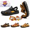 2024 Designer Sommer Heißer Verkauf Herren Damen Outdoor Sandalen Mule Freizeit Klassische Flache Sandalen Riemen Hausschuhe Gefaltete Schuhe Leder Fischgräten Hausschuhe