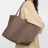 Leder Luxurys Einkaufstasche Designer Park Tote Frauen Schulter Handtasche große Kupplungsbeutel Herren Kapazität Strand die Reihe mittelgroße Kreuzkörper