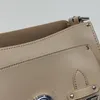 Borsa a tracolla di moda Borsa a tracolla da donna Borsa a tracolla con lettera Hardware Borsa a mano con fibbia Borsa di design Tasche laterali Borse con patta in pelle di vacchetta Tinta unita di alta qualità