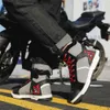 Bottes de Moto légères pour hommes, chaussures de course de Motocross, respirantes, antidérapantes, bottes d'équitation tout-terrain, rouges, chaussures de voyage, été