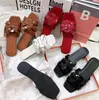 2023 Designer S Roland Ladies Sandals Sandaler Summer Flat Fashion 4 Color Slippers Beach Saint L Aur ENT Slippers New Designer tofflor för kvinnor Storlek 37-41