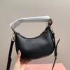 Yarım Ay Şekiş Alışveriş El çantaları Yüksek kaliteli deri hobo tasarımcı çanta Kadın için 3 Renk Crossbody Çantalar Kadın Lüks Çantalar Yeni Under Equilt Çantası Kutu