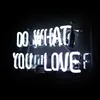 LED Neon znak butikowy Neon Znaki LED Want You Want Love Wall Decor Happy Birthday Home Decoration Neon Light Znak Bra Club Nocne lampy neonowe YQ240126