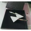 2024SS Women Triangle Designer Hair Clip Letter Luxury Hairpin Classic Shape with Metal Sencate Section Signal Sign