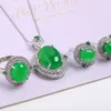 Charm Natural Green Jade Jewelry Set Women Chrysoprase Oval Pendant With Zircon Emerald Stud örhängen Justerbara ringar smyckesuppsättningar