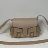 Masowa torba Messenger Women na ramię Crossbody Torebka sprzętowa litera klamra designer torebka torebka boczna kieszenie na skórzaną klapę w krowy