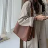 Sacs de soirée Sac à main de grande capacité pour femmes Mode PU Cuir Simple Couleur Solide Épaule