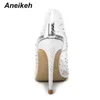 Sandaler Aneikeh 2023 Spring Silvery Rhinestone PVC Transparenta Ladies Party Pumpar High Heels Sexig spetsiga tåklänning Bröllopsskor 35-42 J240126