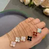 Van-Clef Arpes Collier Designer Luxe Mode Femmes Original Qualité V Doré Unique Diamant Agate Rouge Blanc Fritillaria Classique 18 Rose K Or Serrure Chaîne En Os