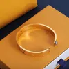 With BOX Fashion Style Bracelets Unisex Bangle Luxury Designer Jewelry 18K Gold Plated Stainless steel Wedding Lovers Gift Bangles Wholesale