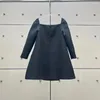 Robes décontractées Robe pour femme 2024 Automne et hiver Mode coréenne Rétro Une épaule Jupe moelleuse Matériau en laine Haut à manches longues