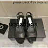 고품질의 chanelliness 샌들 캐주얼 신발 디자이너 빈티지 여성 가죽 슬라이드 블랙 프린트 로우 힐 플랫폼 클래식 샌들 패션