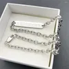 Ketting Oorbellen Set Pyc 20ss Mode Karakter Liefhebbers Brief Naambord Titanium Staal Partij Veelzijdige Geluksgetal Hanger