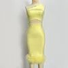 Sukienki swobodne 2024 Lato żółty kolor jedno ramię seksowne z patchwork pióra puste sukienki midi długości